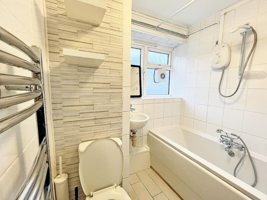 Cosy Croydon Apt Sleeps 5 Eksteriør bilde